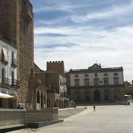 Apartamentos Turisticos Domus Seleqtia Plaza Mayor กาเซเรส ภายนอก รูปภาพ